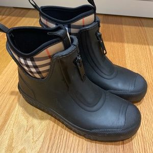 Burberry black rain boots